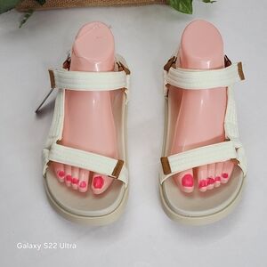 Women's Cream Sandals